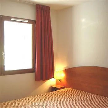 美尔特高尔夫皮克杜米迪公寓