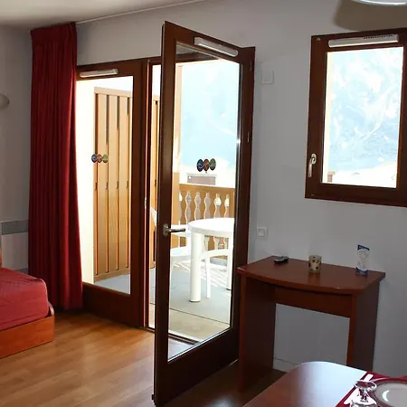 美尔特高尔夫皮克杜米迪公寓 公寓式酒店 3*