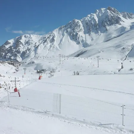 美尔特高尔夫皮克杜米迪公寓 公寓式酒店 3*