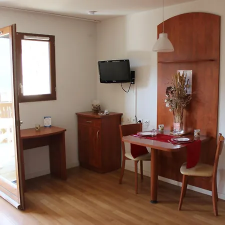 美尔特高尔夫皮克杜米迪公寓