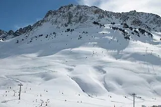 Ξενοδοχείο με διαμερίσματα & Golf Pic Du Midi 3*